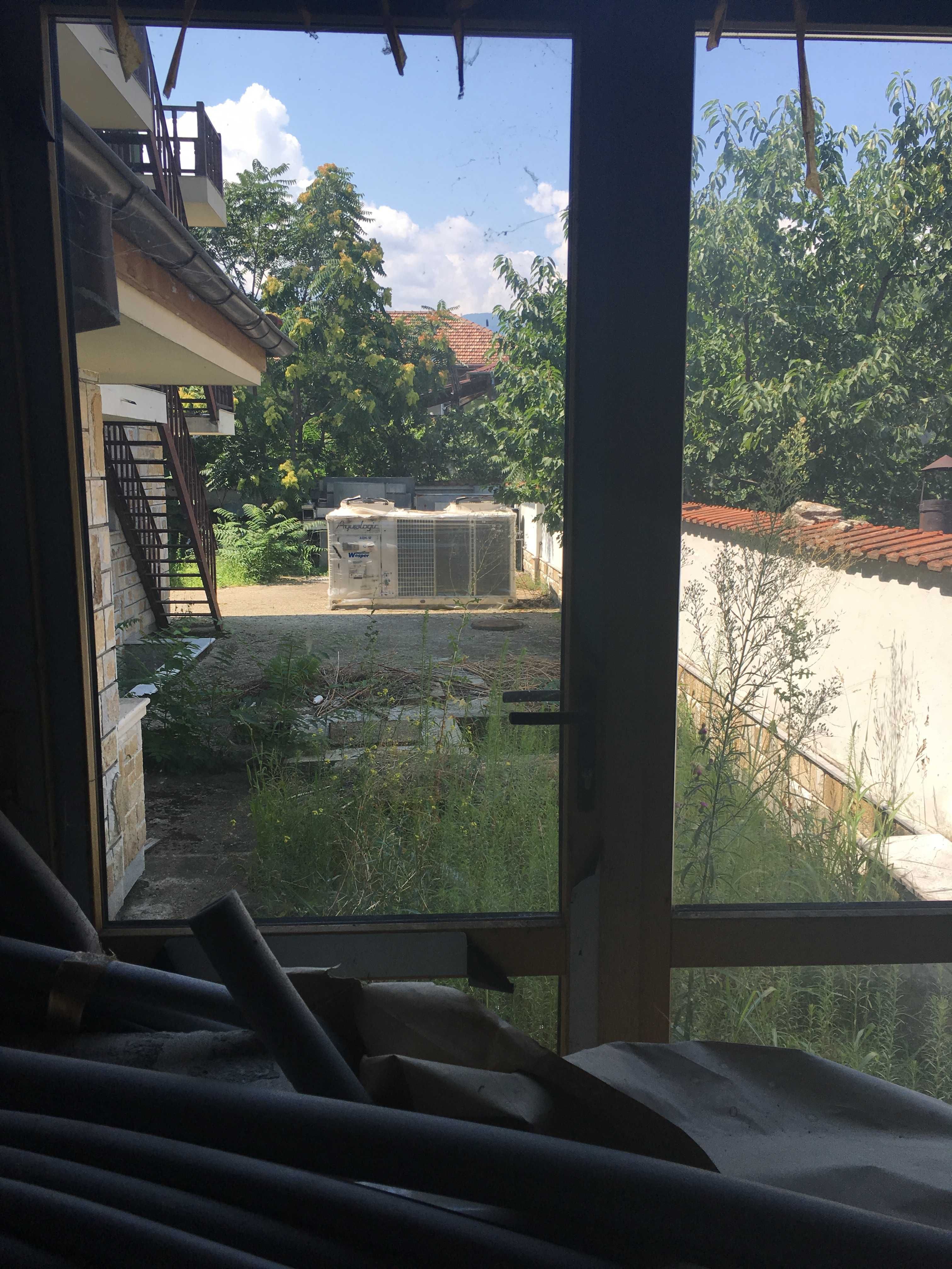 Продавам семеен хотел в гр. Белово