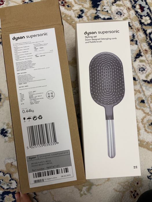 Dyson массажная расческа и гребень