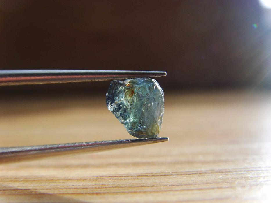 Естествени Сапфири и Сини Лабрадорити,Кианити