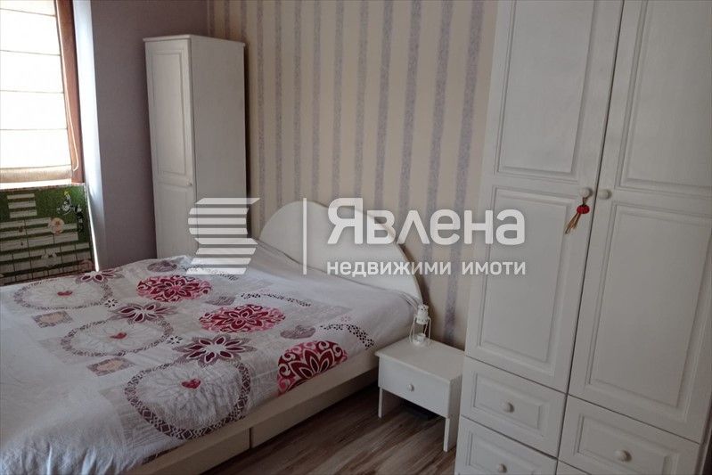 Производствено хале с жилищна част в Крумово