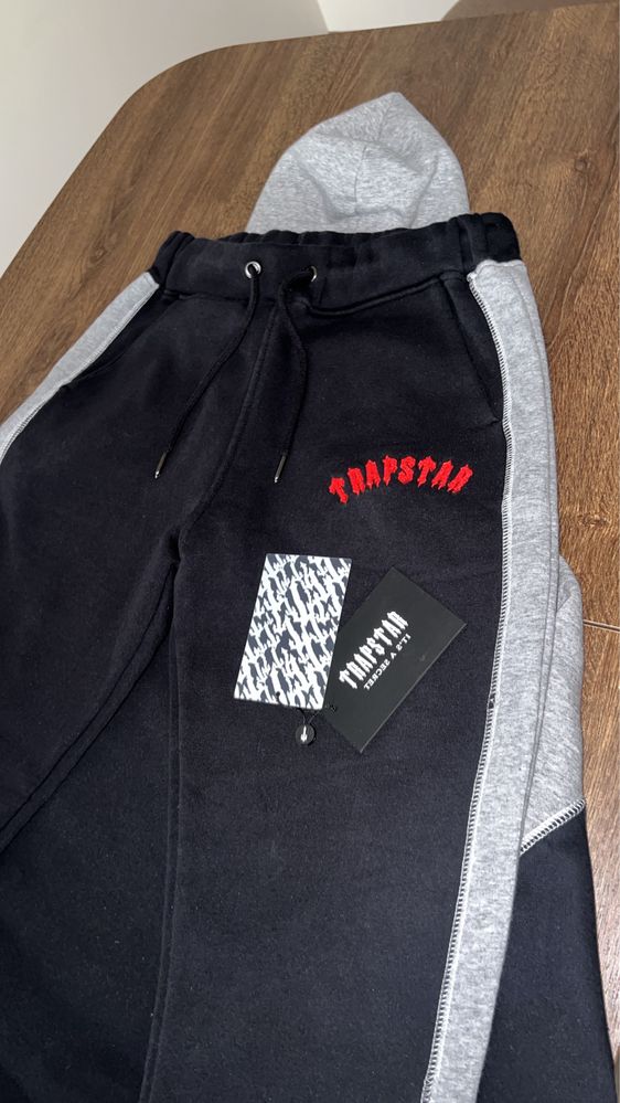 Trapstar tracksuit 100% Оргинален!