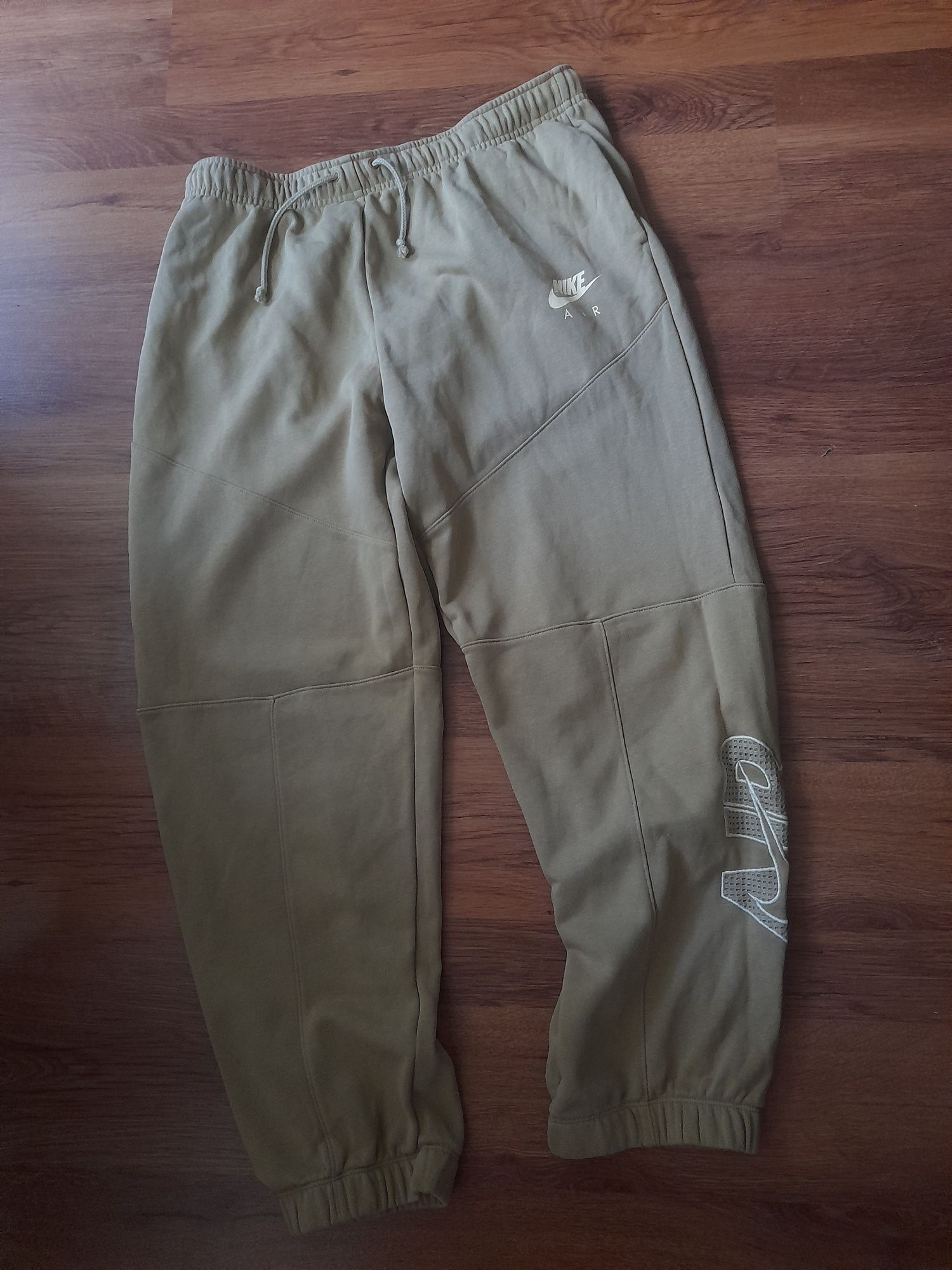Nike Air долнище M- L размер.