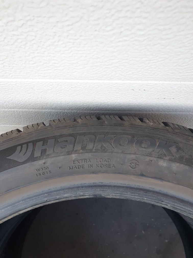 Зимни гуми 2 броя HANKOOK Winter Icept Evo2 245 45 R20 дот 3320