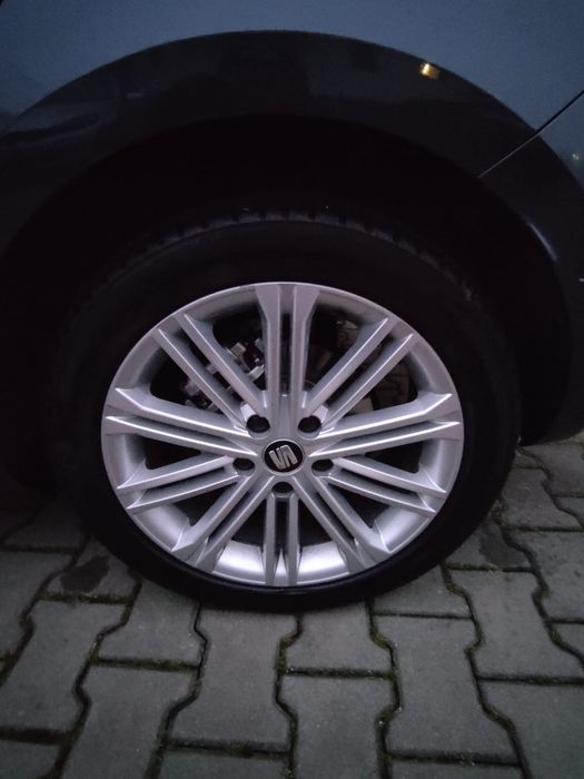 Vand set genti originale Seat cu cauciucucuri de iarna
