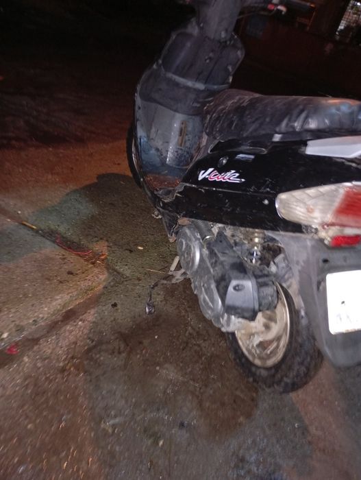 Vând sau schimb Peugeot de 49cc pornește la buton arata impecabil