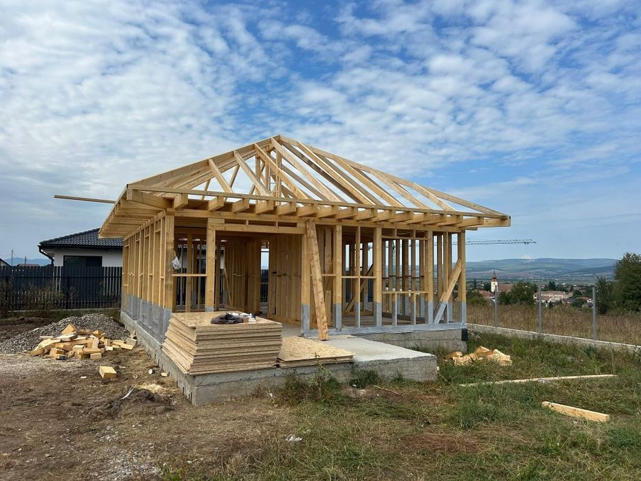 Acoperișuri, case ,foișoare, magazii, cabane tip A frame