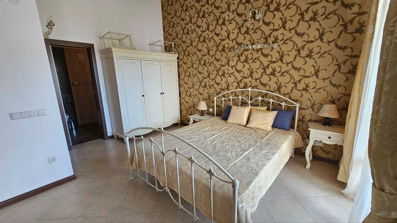 Продава се Двустаен апартамент в с. Лозенец, Област Бургас - 162 кв.м за 1408 €/кв.м - Снимка #2