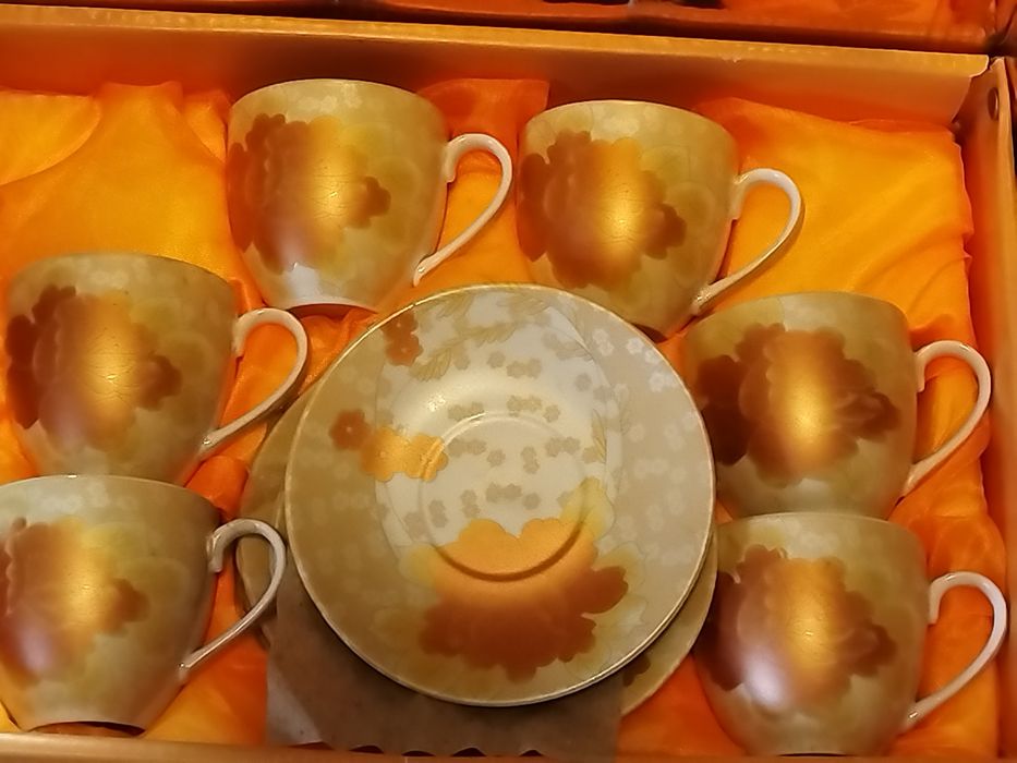 Луксозен комплект чаши за кафе