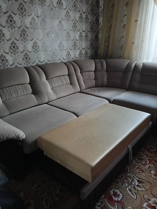 Продается диван в хорошем состоянии