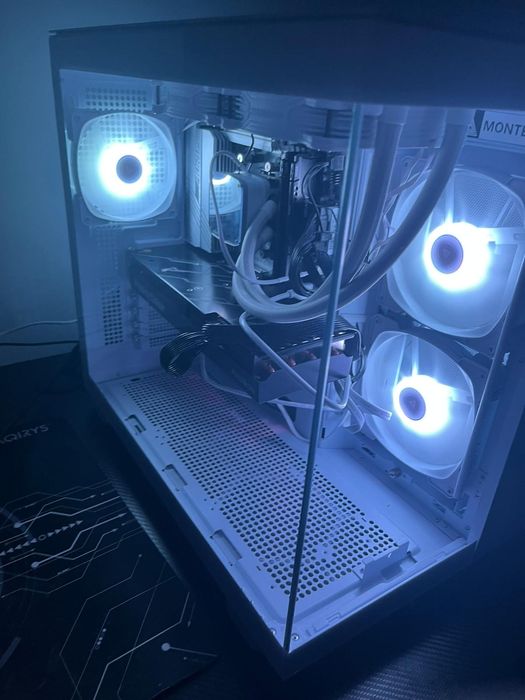 PC gaming amd ryzen 5 9600x  rx 6800