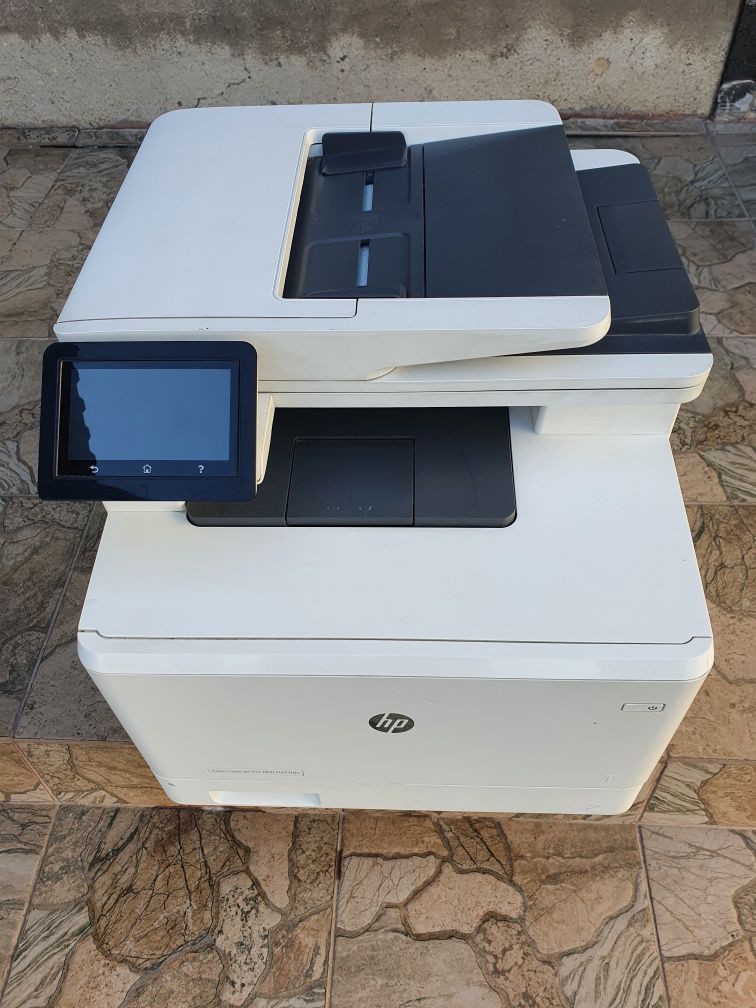 принтер HP лазерный цветной 3в1