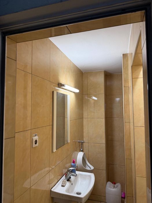 Hală de inchiriat, Bdul 1 Decembrie 1918 nr 291 D, in curte la Oltea