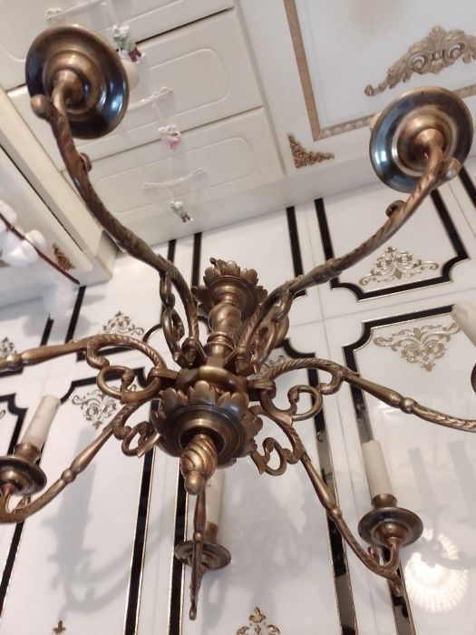 Candelabru  bronz masiv cu 7 brațe de dimensiuni mari,piesa cu o lucră
