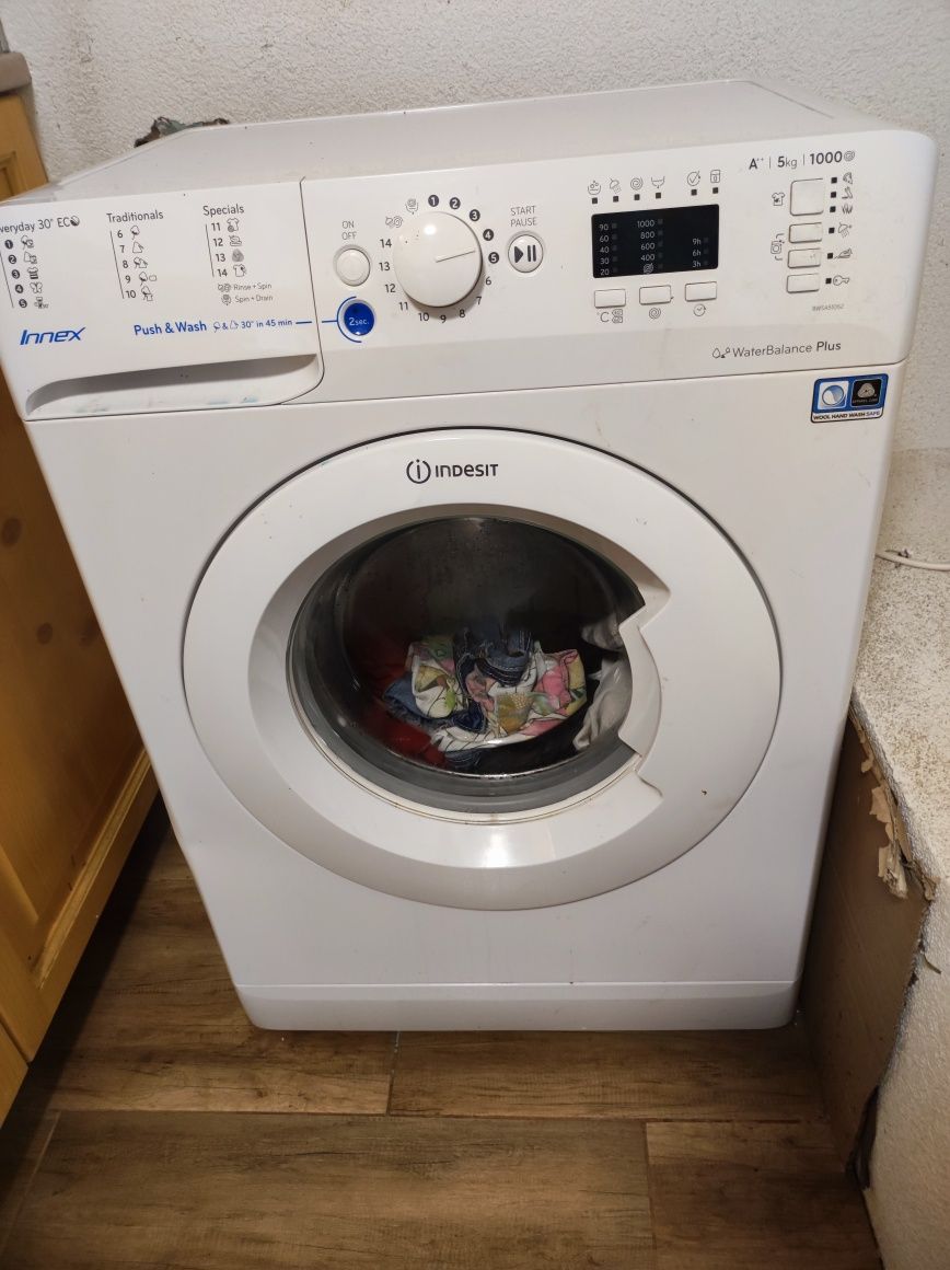 Indesit пералня нова