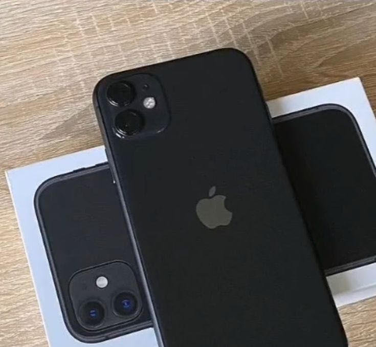 Продаю iPhone 11 (64 ГБ, чёрный цвет)