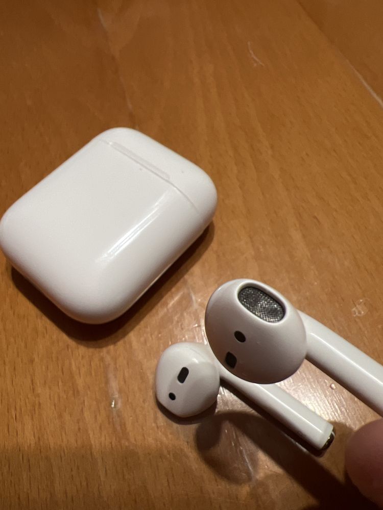 Apple AirPods 2nd generation