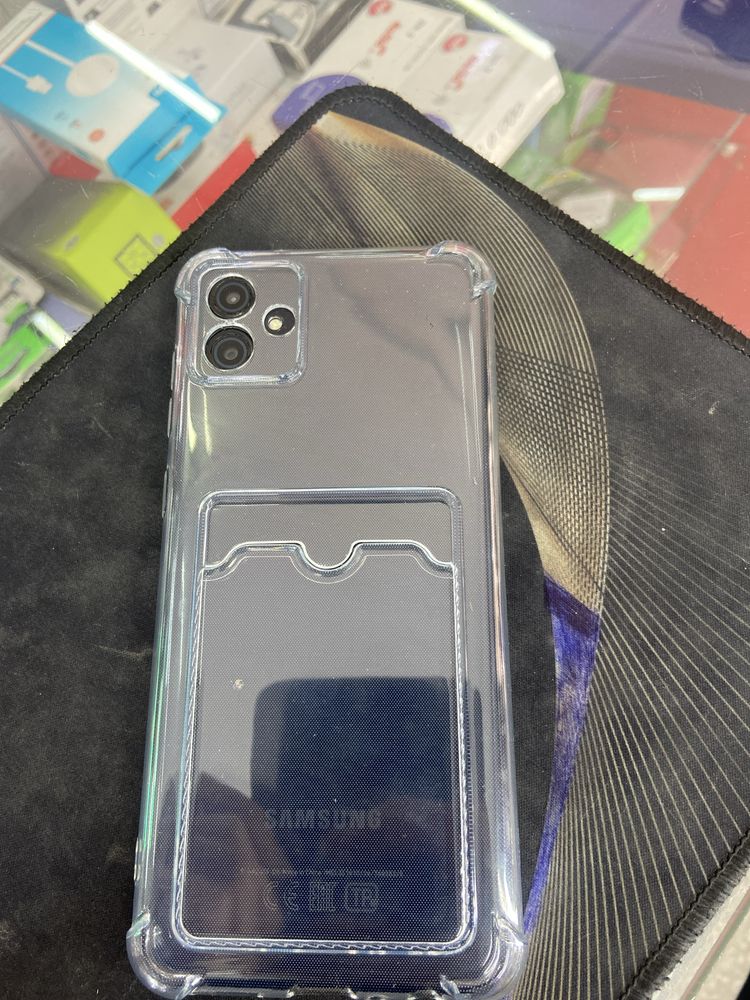 Samsung A04e 128GB работает без нареканий