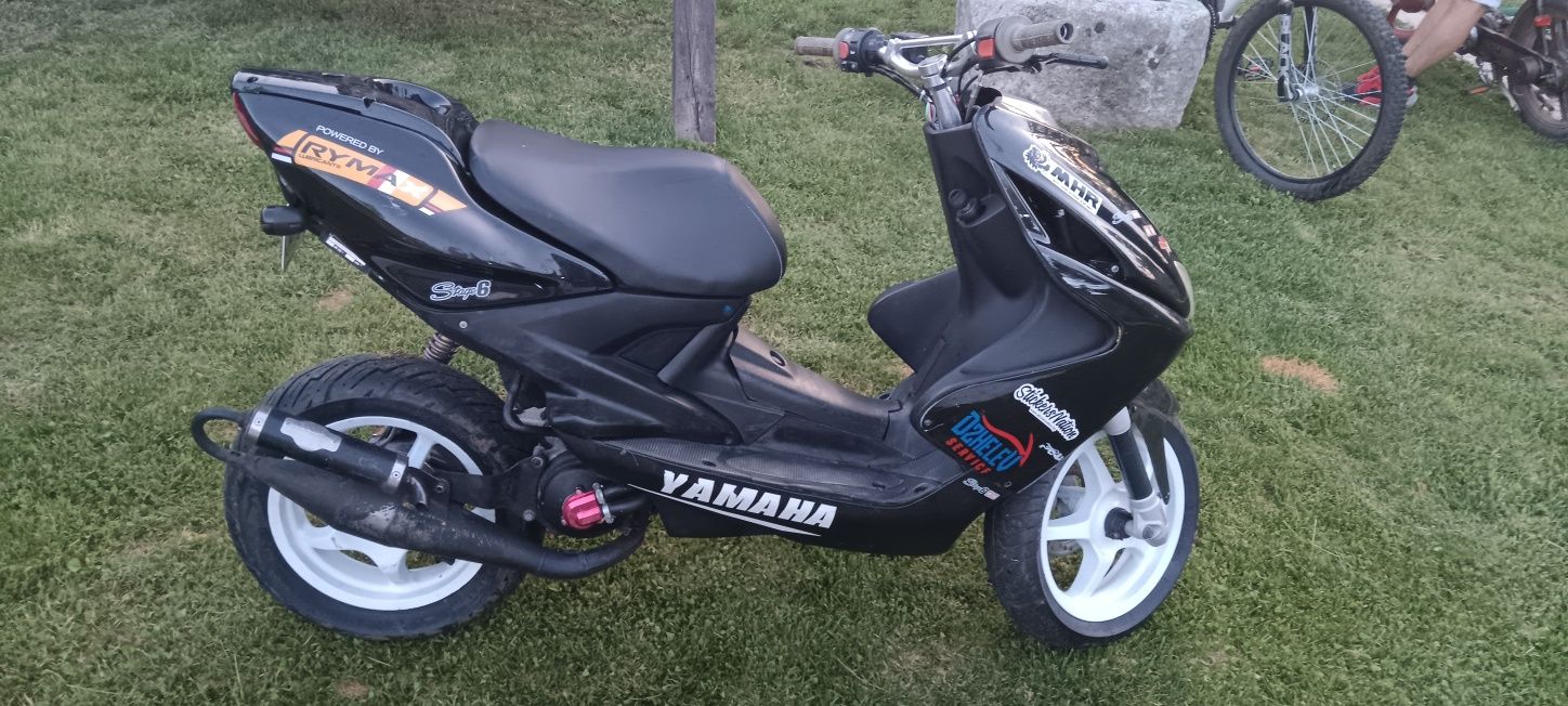 Yamaha Aerox
Скутера е 70 цц