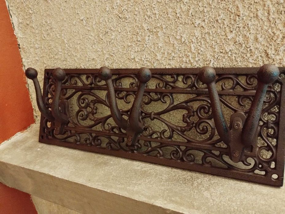 Антична месингова закачалка