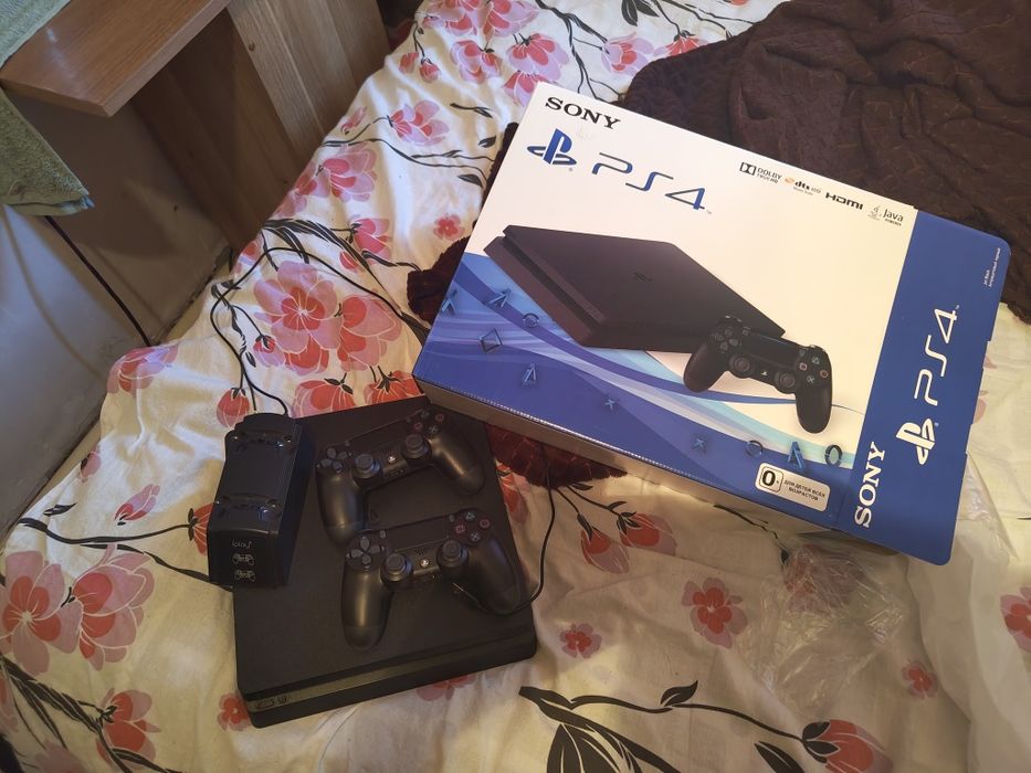 продам ps4 slim 1tb