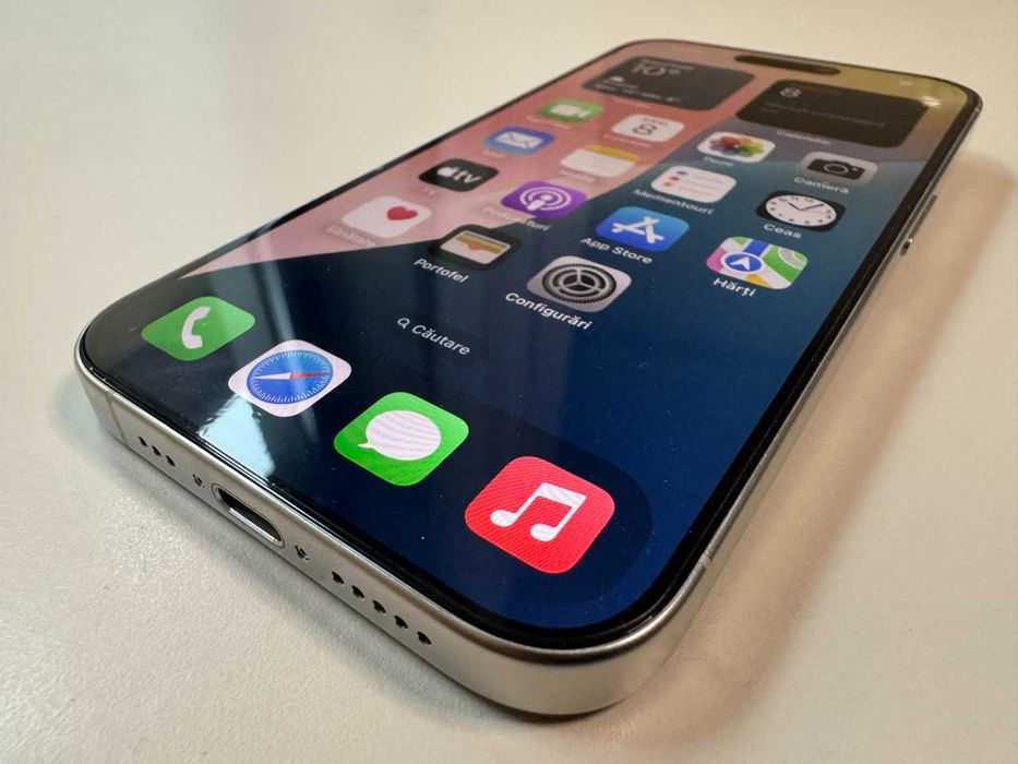  Apple / iPhone 15 Pro / 256 Gb / White / 90% Acumulator