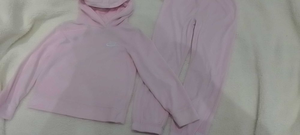 Комплект за момиче 6 г. -10 лв.