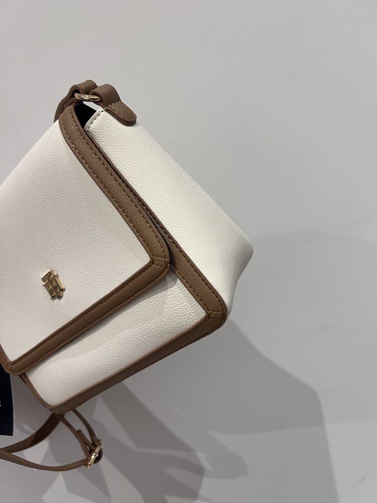 Дамска нова чанта Tommy Hilfiger