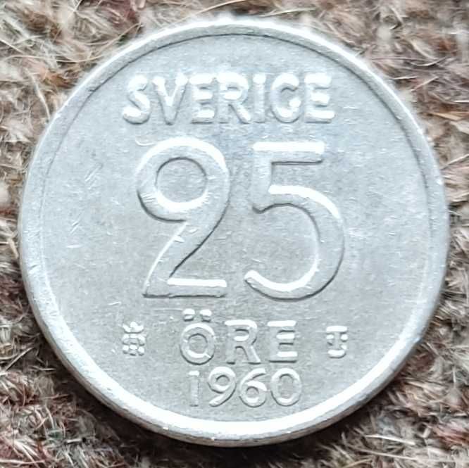 Серебряные монеты 25 эре Швеции.