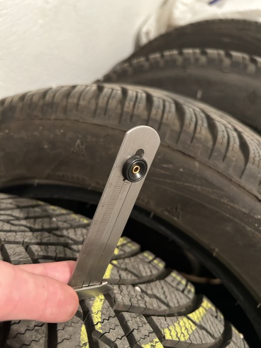 Firestone Winterhawk 215/55 R17