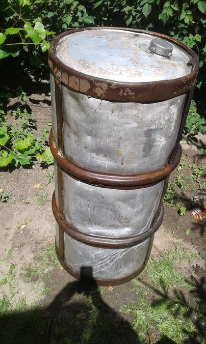 Продам ёмкость алюминиевая с крышкой, 300 л.