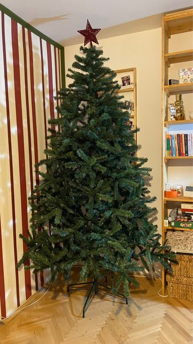 Brad artificial / 240 cm / 901 vârfuri