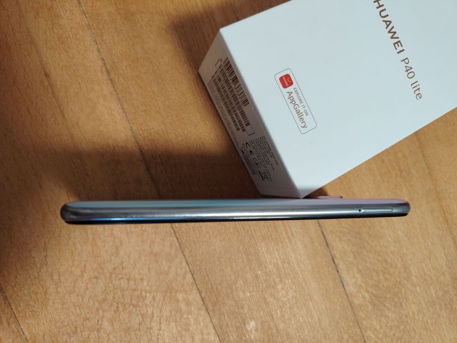 Vând Huawei p40 Lite