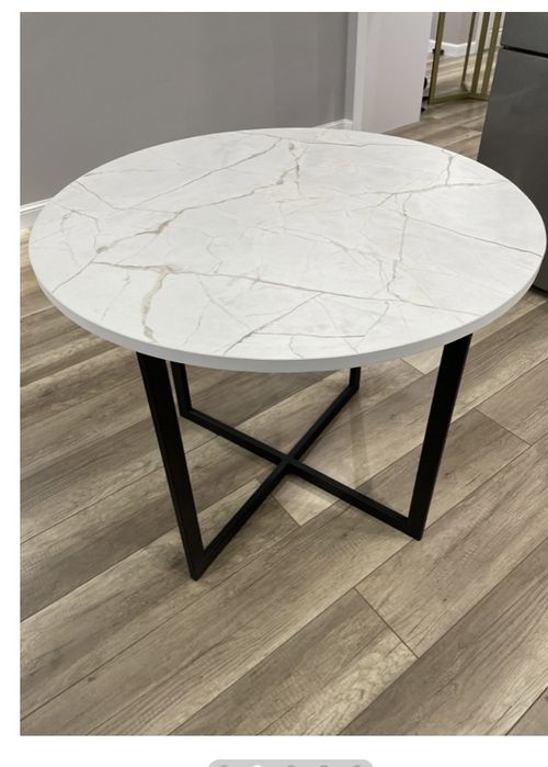 Стол новый 25000 тг