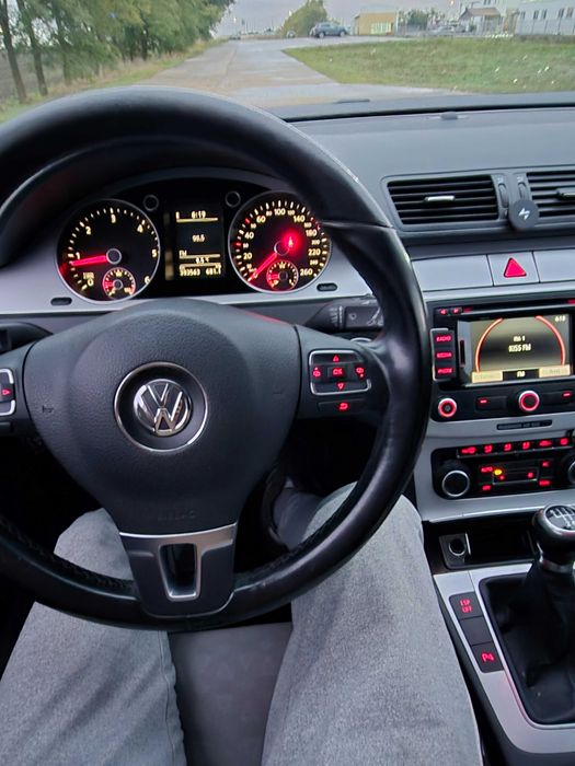 Vând Passat B6 2011 1.6 TDi Euro 5 105 CP