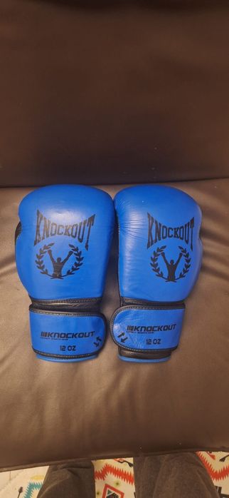 Mănuși de box + casca de box