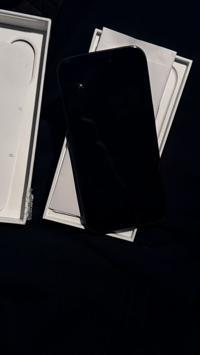 iPhone 16 без царапин