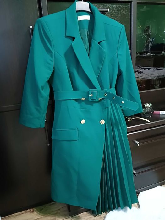 Vând rochiță mărimea 42