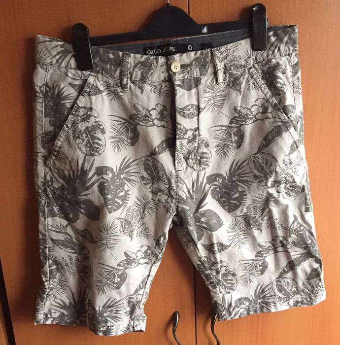 Bermude Indicode jeans ,H&M,tricouri Zara si Jack&Jones marimea L,noi