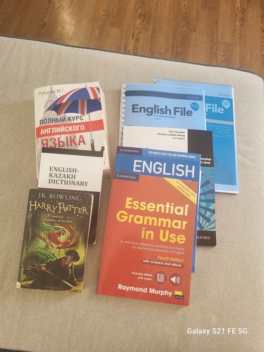 English in Use 2 books,new English file pre-intermediate, English File