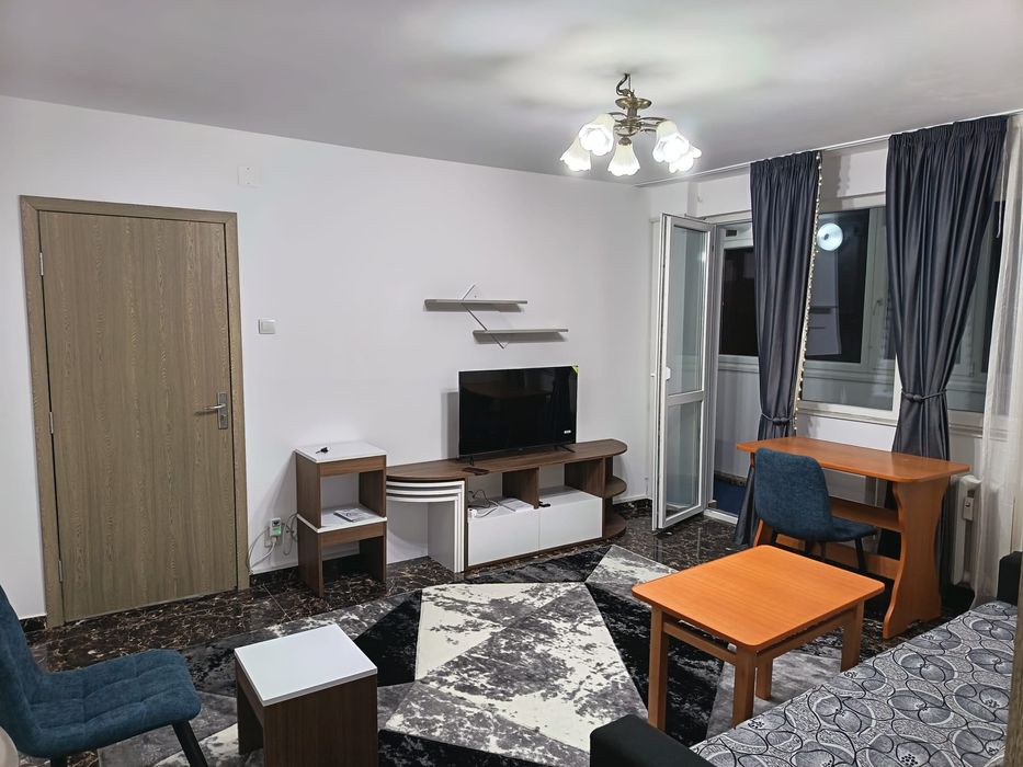 Închiriere apartament 3 camere