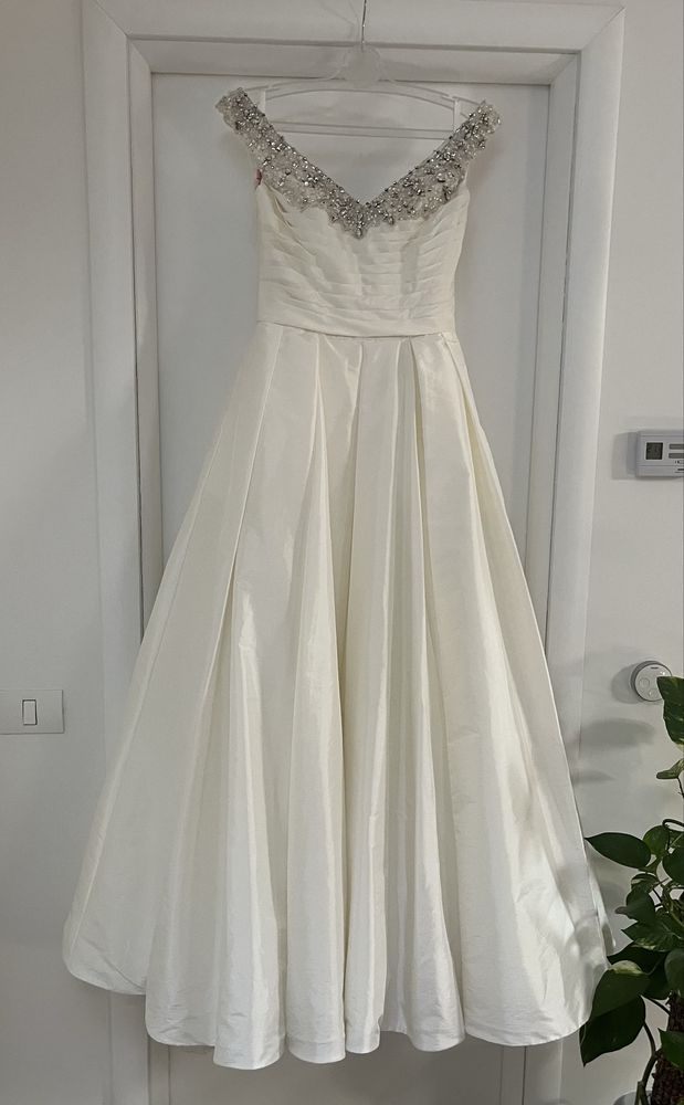 Rochie de mireasa ivoar, din tafta cu buzunare