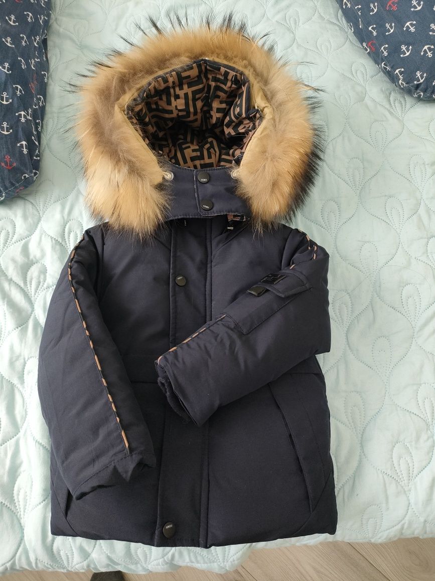 Продается детская зимняя куртка отличного качества
