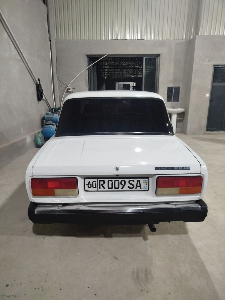 Vaz 2107 sotiladi