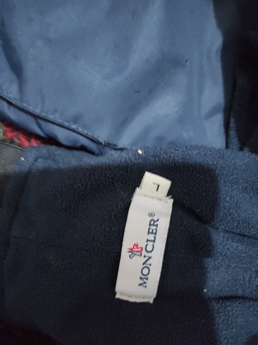 Курточки .одна пара м комбинезоном.