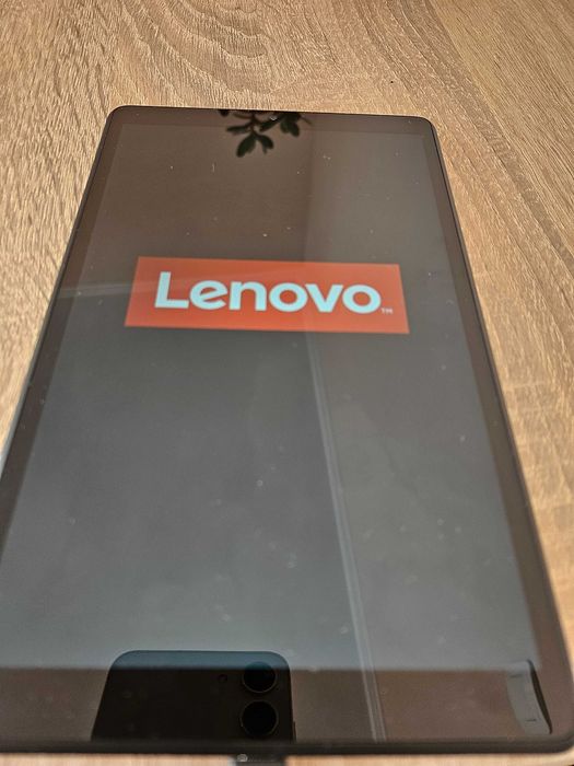 Таблет Lenovo Tab M8 - Като нов