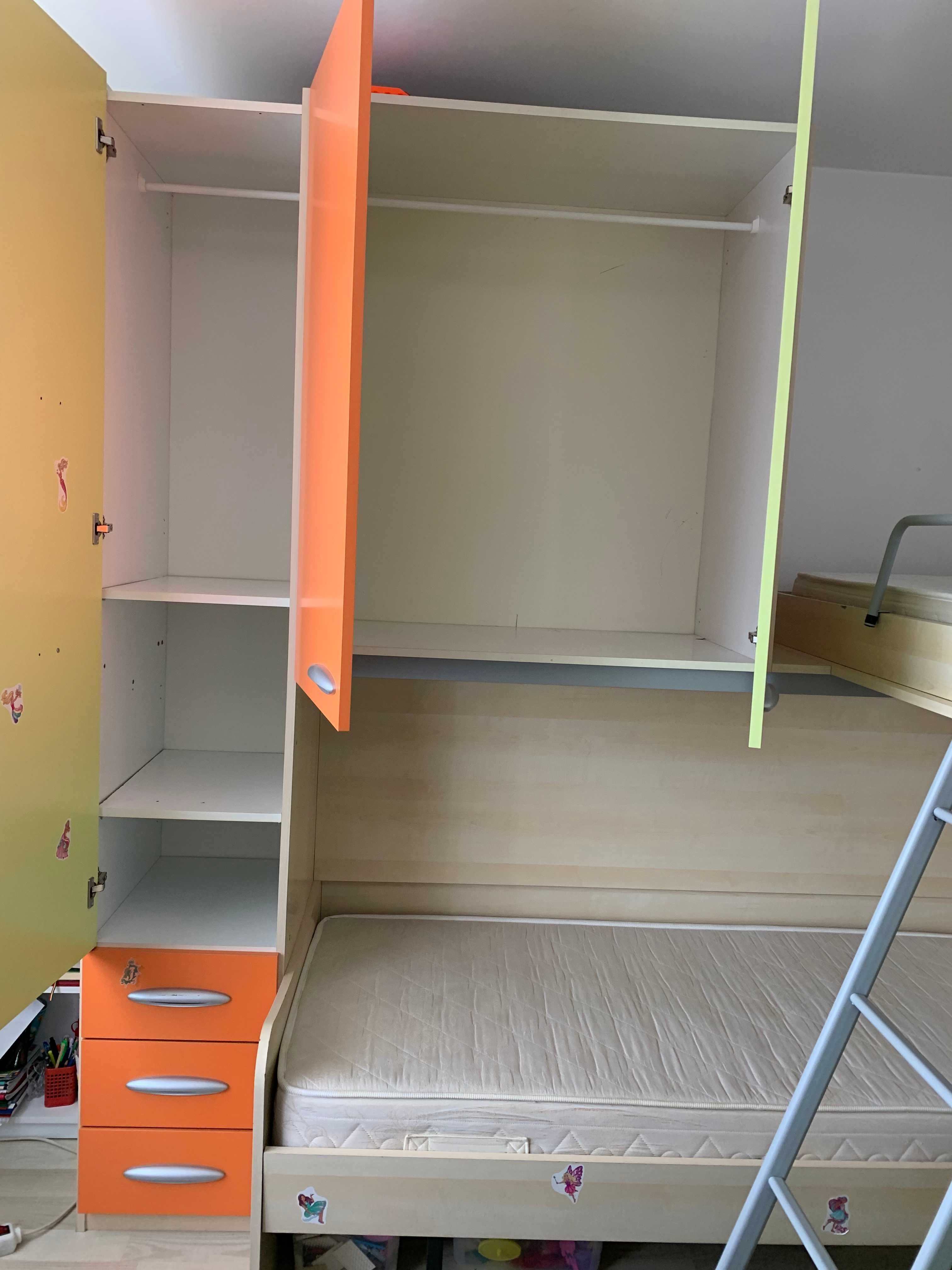 Vand mobilier camera copiii cu paturi supraetajate