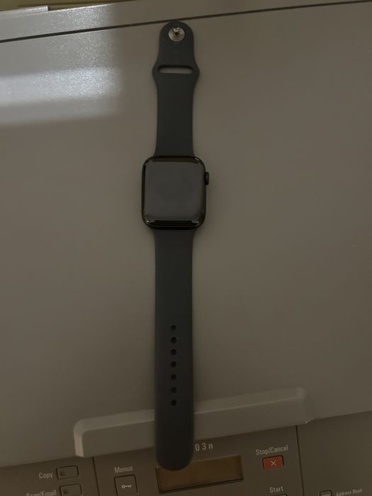 Apple Watch SE2 44m с гаранция