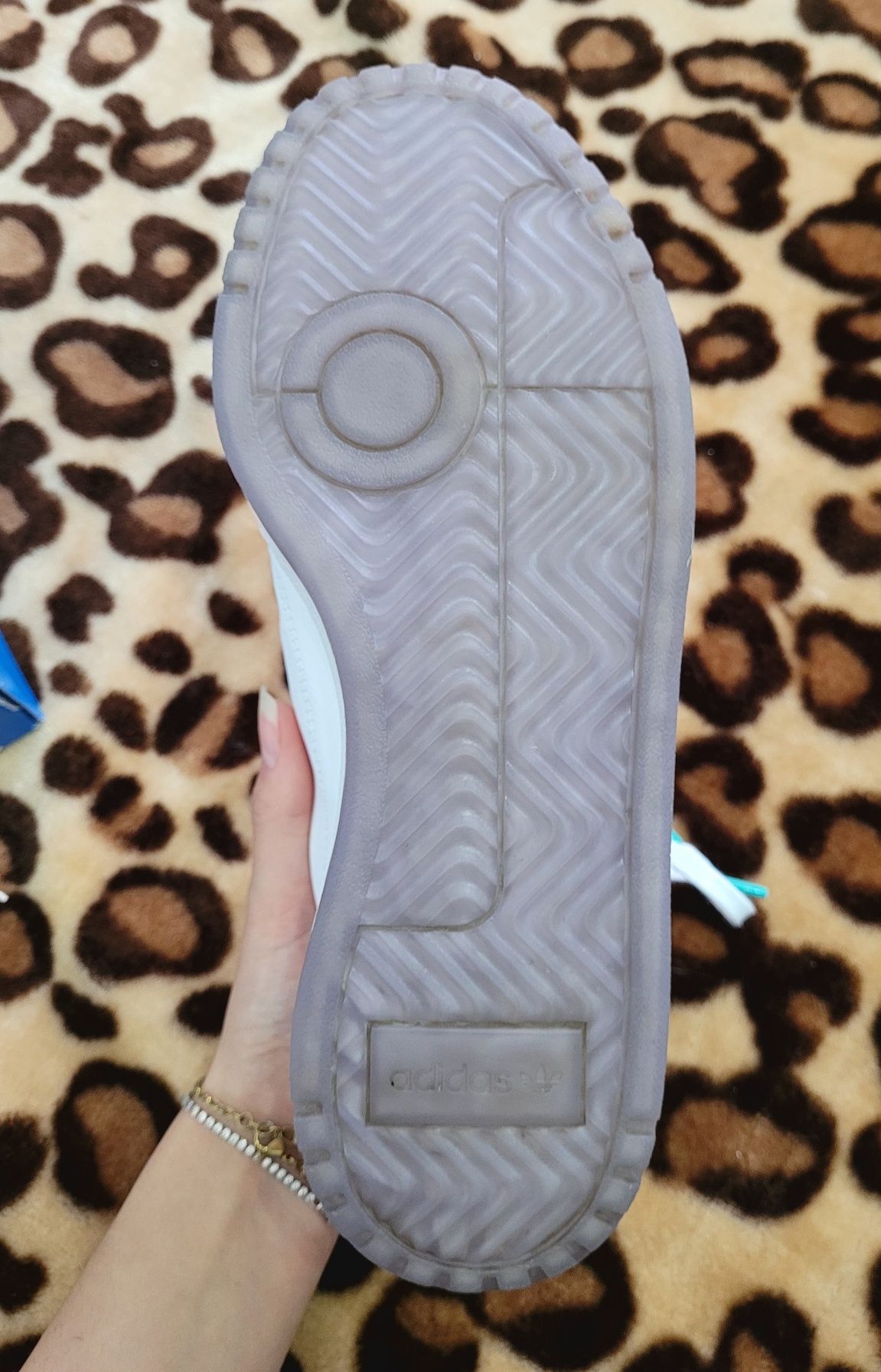 Adidas. NY. 90 J
