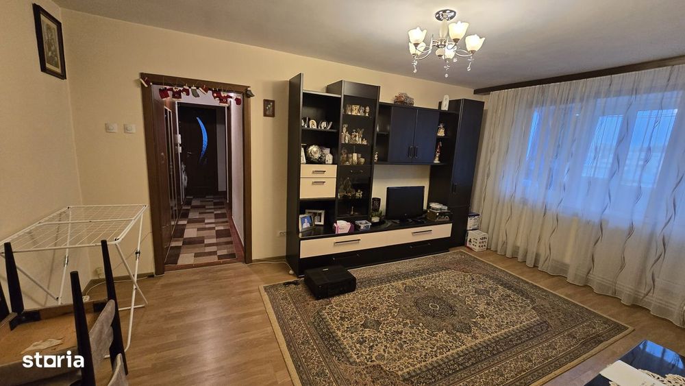 Vand apartament 3 camere sd Str Smirodava