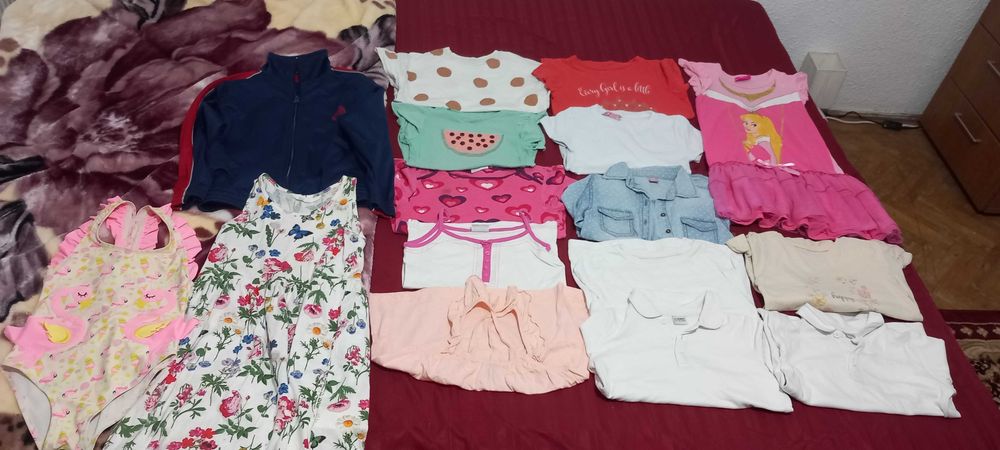 Lot hainute marimea 116-122cm